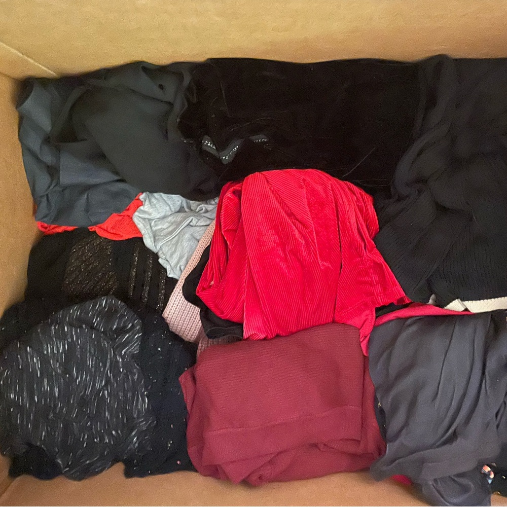 Women’s pallet of clothing sizes 16-3XL